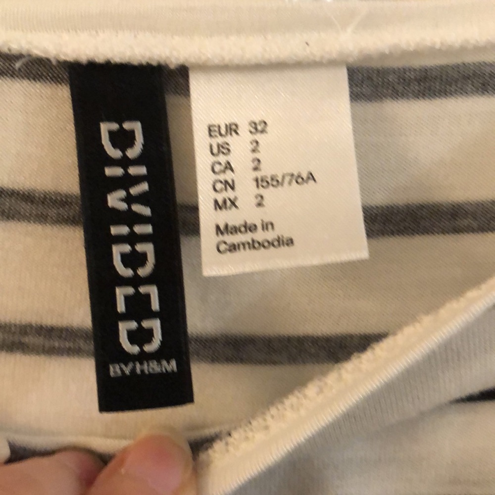 H&M 🥳HP🥳Red cheetah bow Shirt - Picture 4 of 5